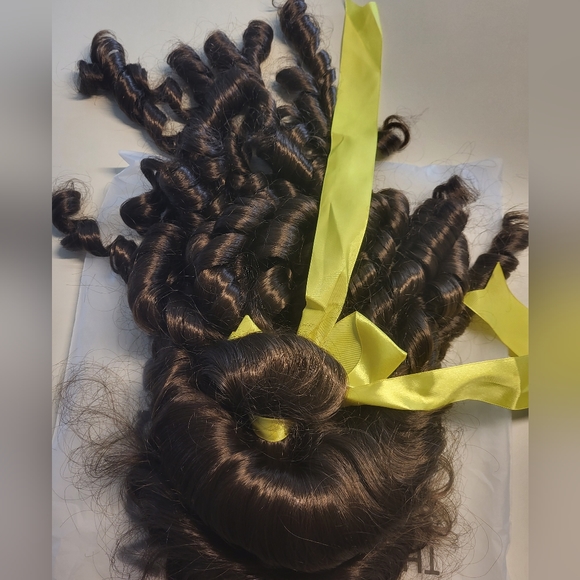 Disney Beauty & the Beast Princess Belle Wig Brown w/ yellow ribbon - Picture 5 of 8